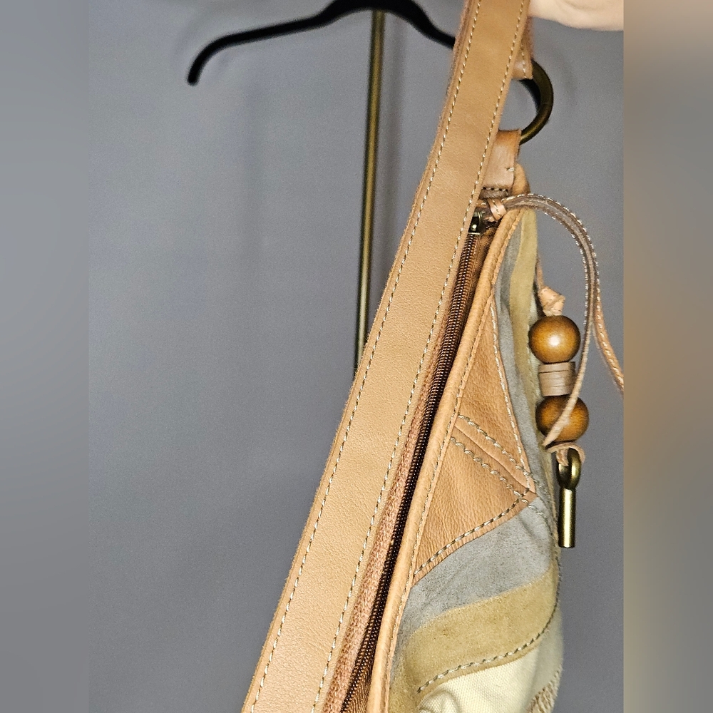 Fossil Chevron Crossbody Bag in Tan and Cream - Picture 12 of 13